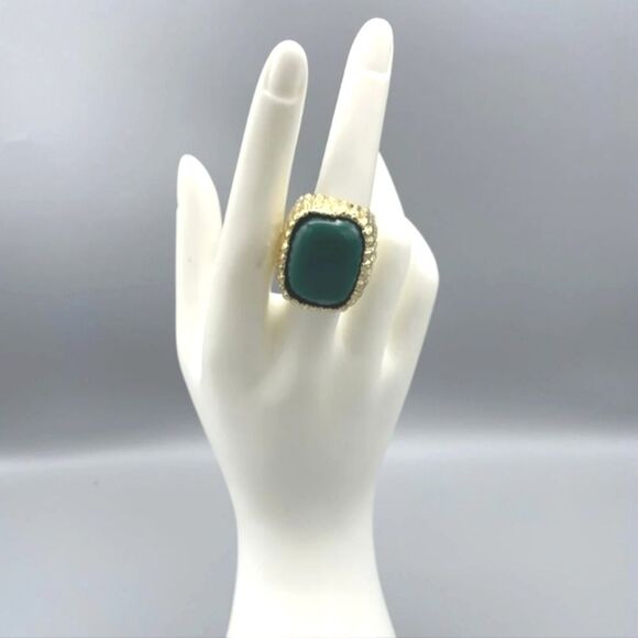 New Zara Gold and Green Statement Ring - Picture 1 of 8